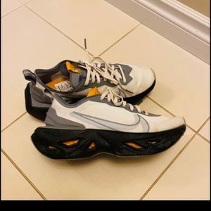 Nike women sneakers size7.5